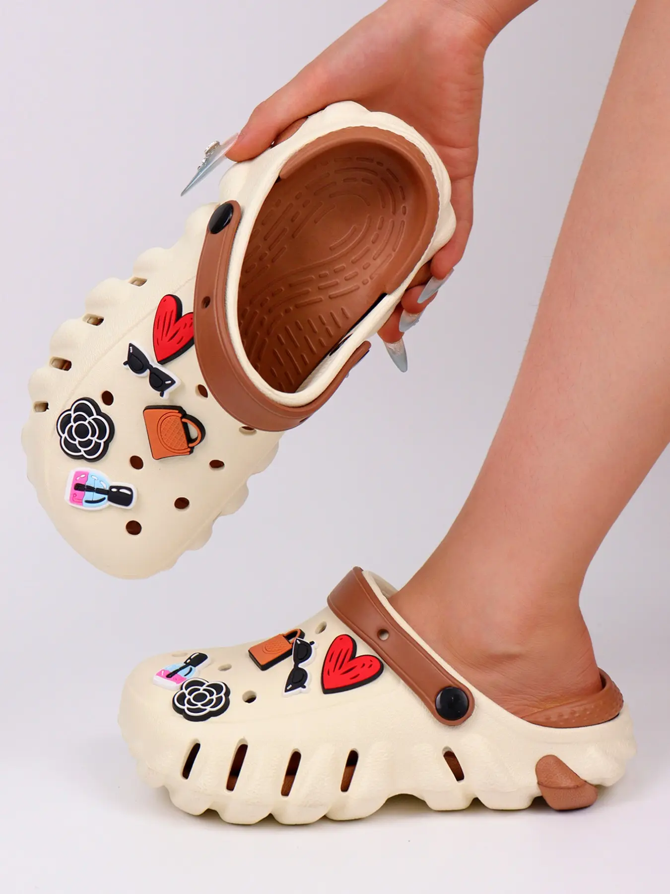 Women's Fashionable DIY Charm Sandals, Cute Breathable Lightweight Outdoor Garden Shoes, Eva Cartoon DIY Sandals, Soft Sole Thick Sole, Unique Casual Sandals, Summer Outdoor Footwear