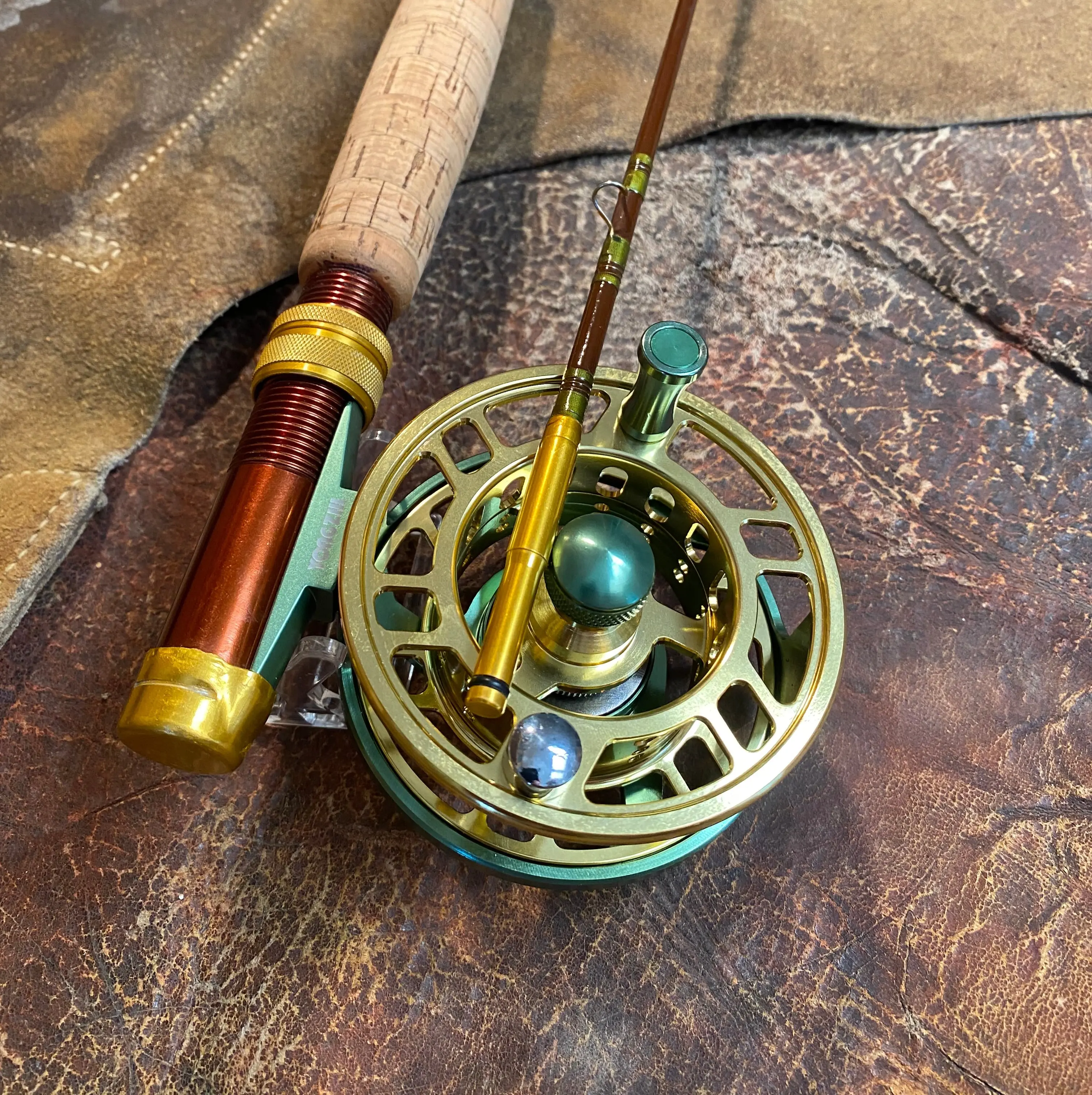 Feather Wright Custom Fiberglass Fly Rod 5wt & Yongzhi 5/6 Reel – 2-Piece Set
