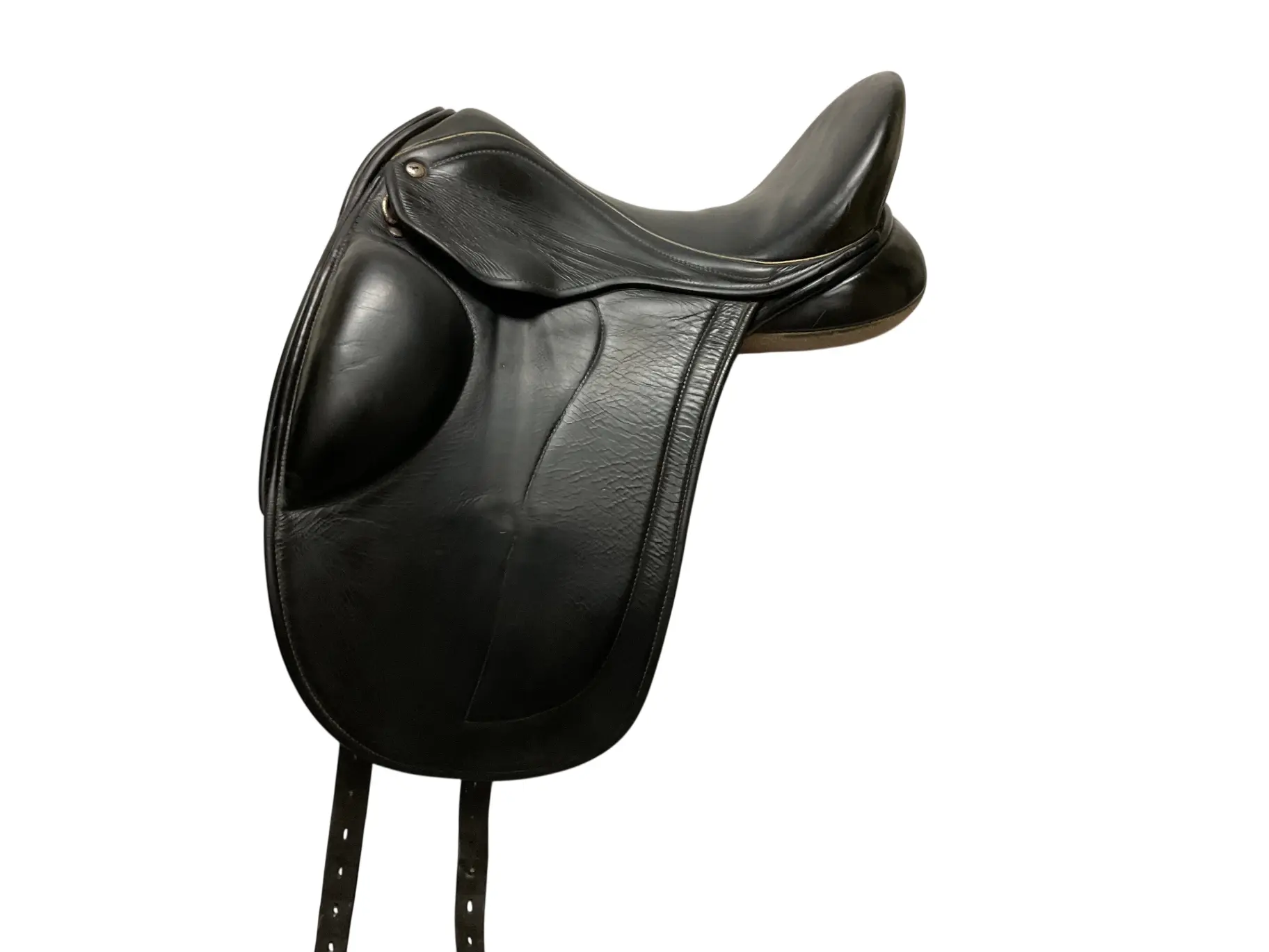 Celeste Black Leather Dressage Riding Saddle Tack - 16.5" Narrow Medium Tree, 15.5" Short Flap, Serge Panels, A-Shaped Non-Hollowing Wither, 2” Shallow Rear Gusset, Non-Gusseted Front Panel, Good Condition Consignment Item