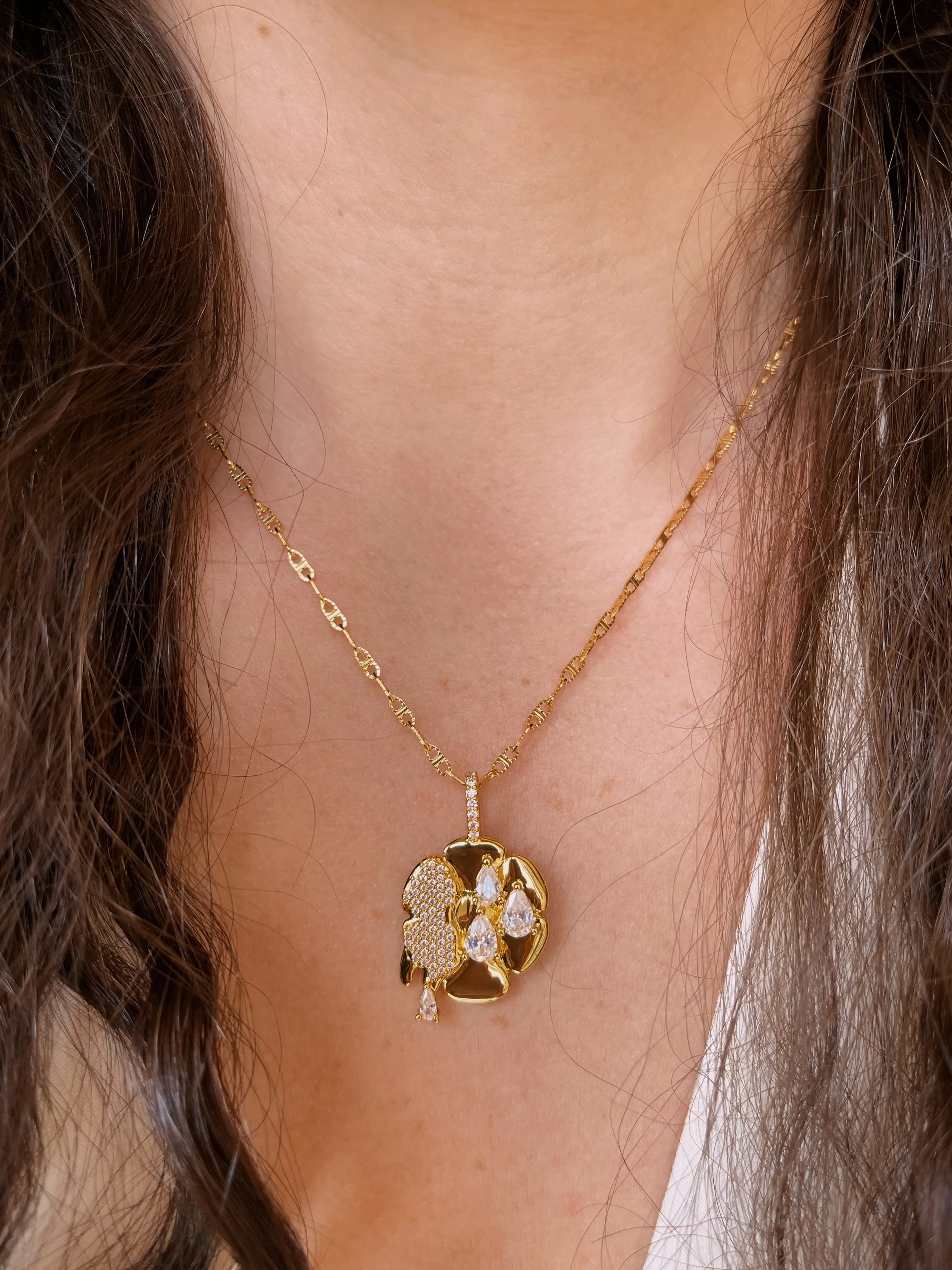 Gabriella Good Fortune Daisy Necklace