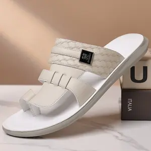 New summer men's soft-soled breathable non-slip beach shoes outdoor casual fashion sandals Footwear Boy