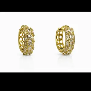 A83. Argolla con brillo pequeña/ laminado 14k