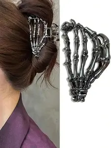 Punk Essence Skull Motif Hair Claw for Women Durable Alloy Material Secure Grip Alligator Clip Trendy Punk Accessory for Birthday Gifts
