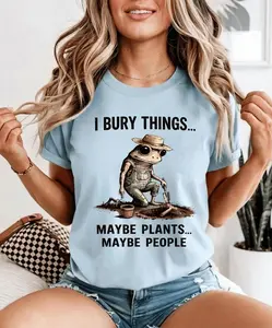 I Bury Things Maybe Plants Maybe People Shirt,Frog Gardener T-Shirt, Dark Humor Planting Graphic Tee, Funny Garden Lover Gift