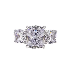 Extra-large zirconia ring for women