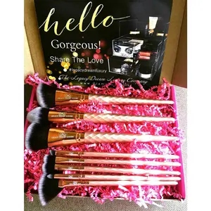 The Flawless Blending Brush Set - 8 Luxury Brushes & Makeup Bag