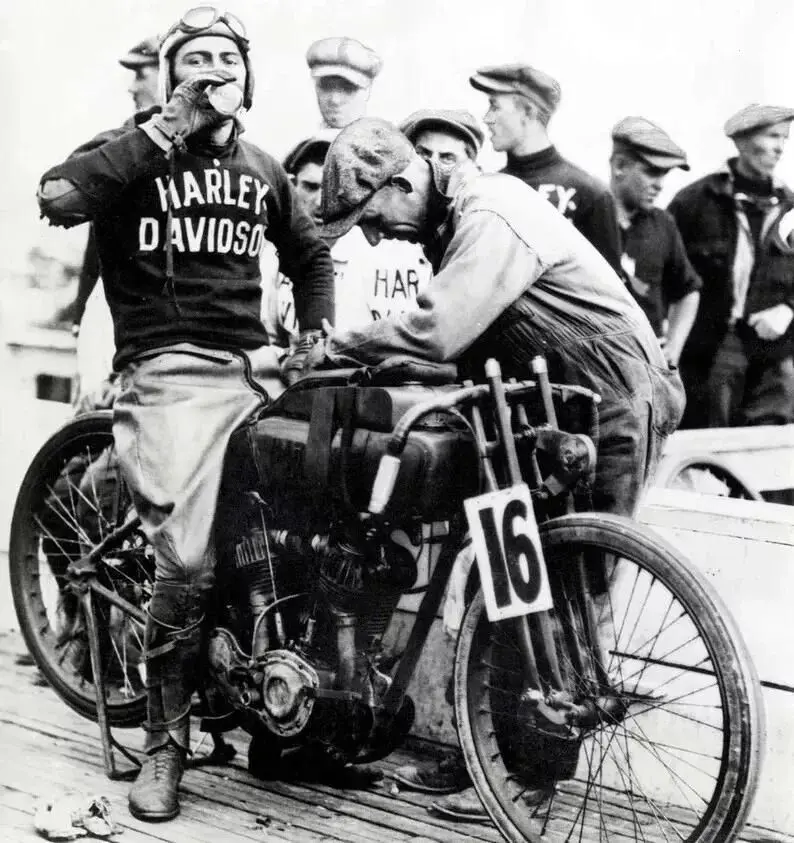[Up to 65% Off][Free Shipping][No Frame] Harley Davidson Motorcycle Racing Team Early Days Vintage Paper Graphic Poster, Home Decor Wall Artwork for Decoration in Kid Room, Bathroom, Classroom