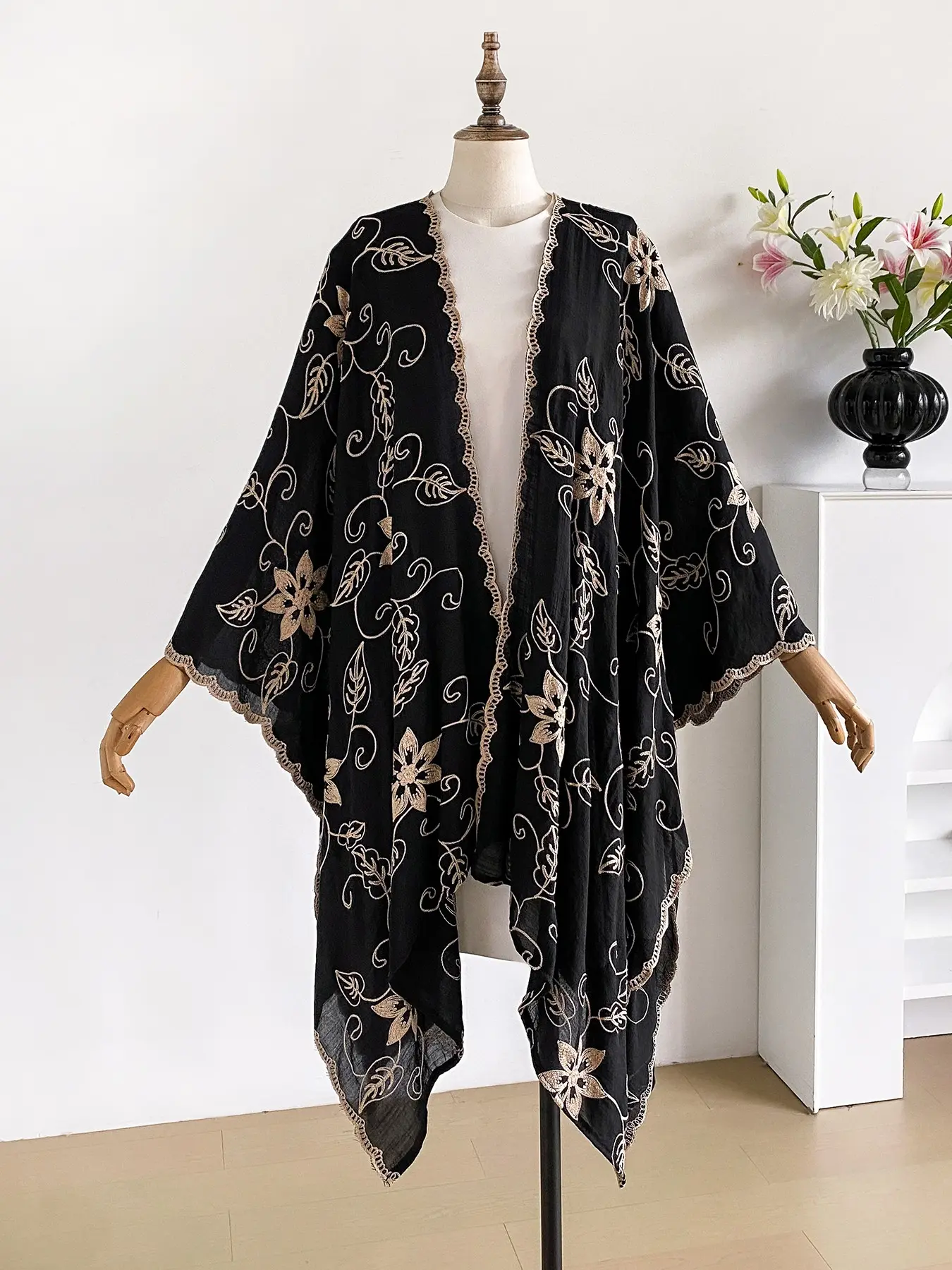 Elegant Leaf Embroidered Split Scarf Shawl, Loose Fit Conceals Belly, Versatile for Beach, Commute, Dates, All Seasons Fashion Shawl Wrap Accessory