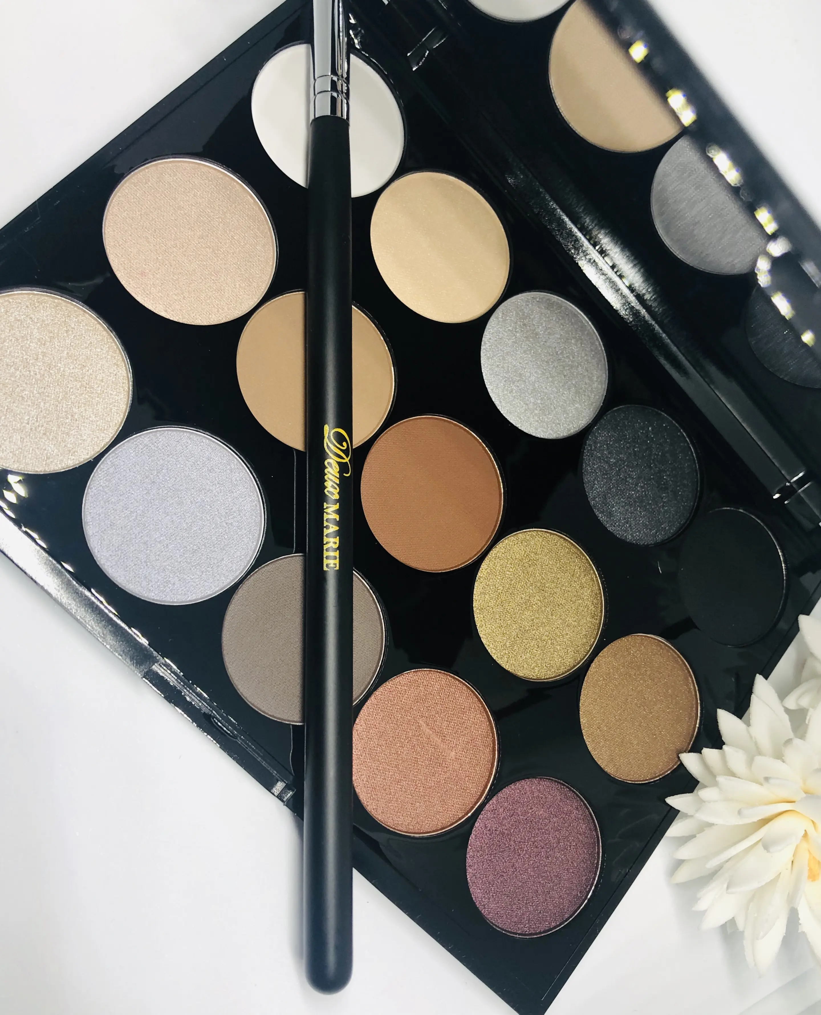 Deux Marie Eyeshadow Palette Bali Love