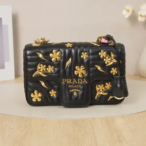 Pre-owned PRADA Cowhide Shoulder Bags Diagramme Floral Appliqué Black Leather Chain Shoulder Bag D8060418