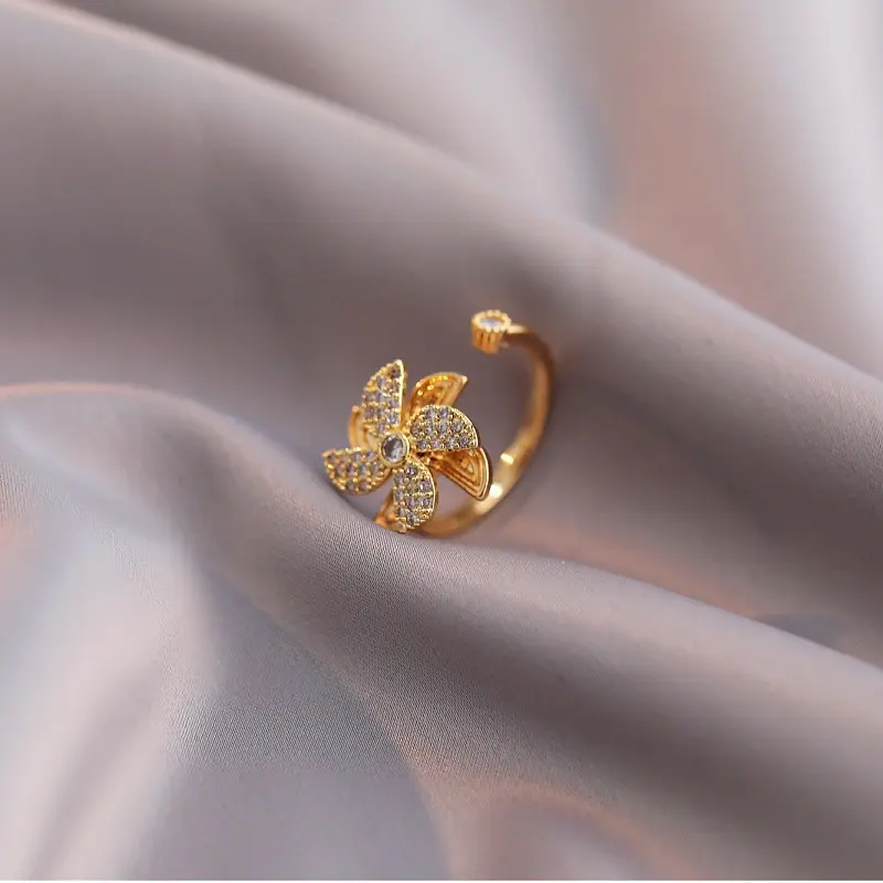 J0016 Golden Windmill Ring