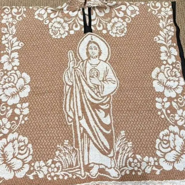 San Judas Poncho Variety of Colors Classic Design Soft Comfortable Fabric Versatile for Casual Outings Picnics or Stylish Cover-up