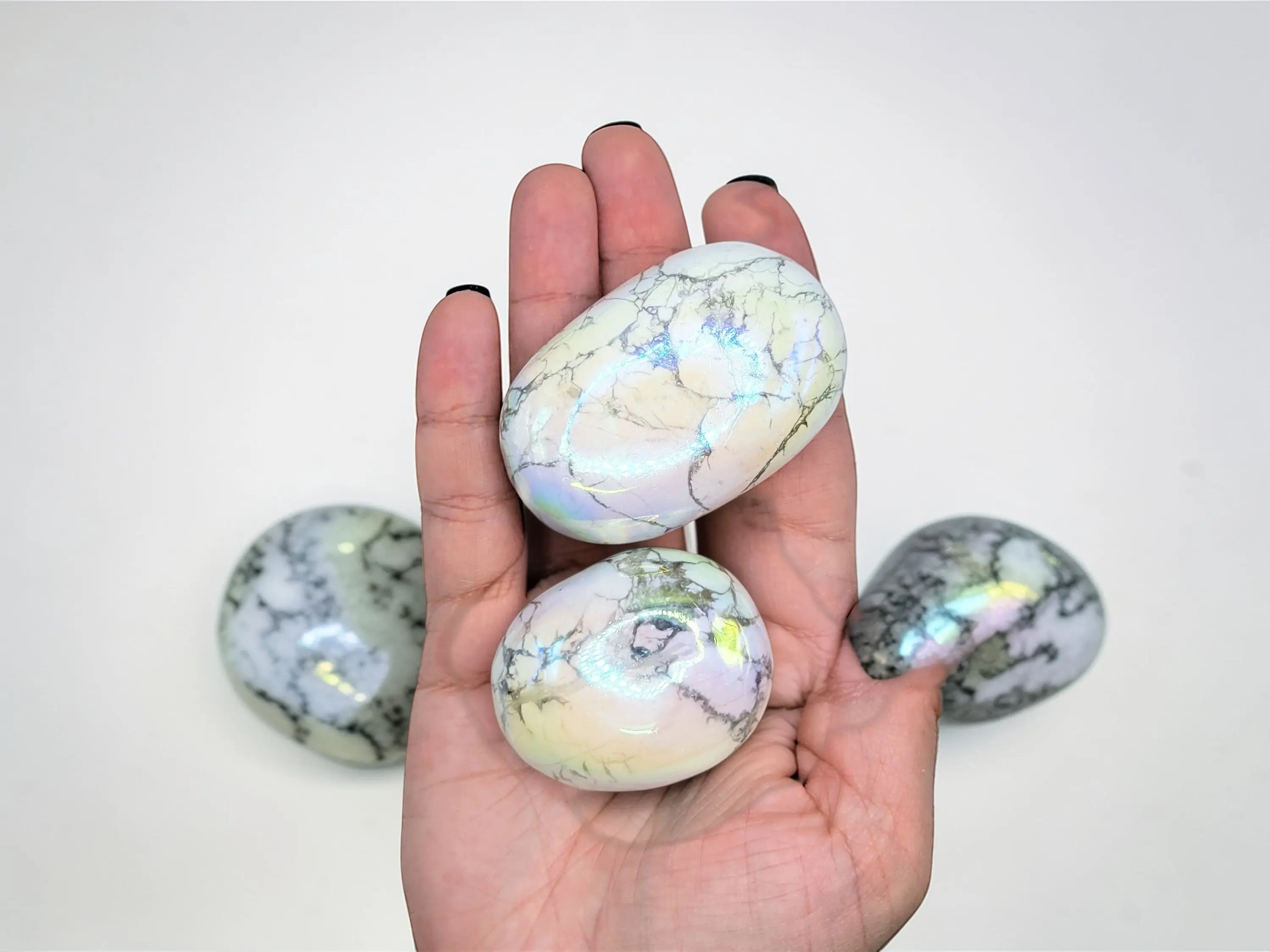 Angel Aura Howlite Crystal Palm Stone - Natural Calming and Soothing Properties