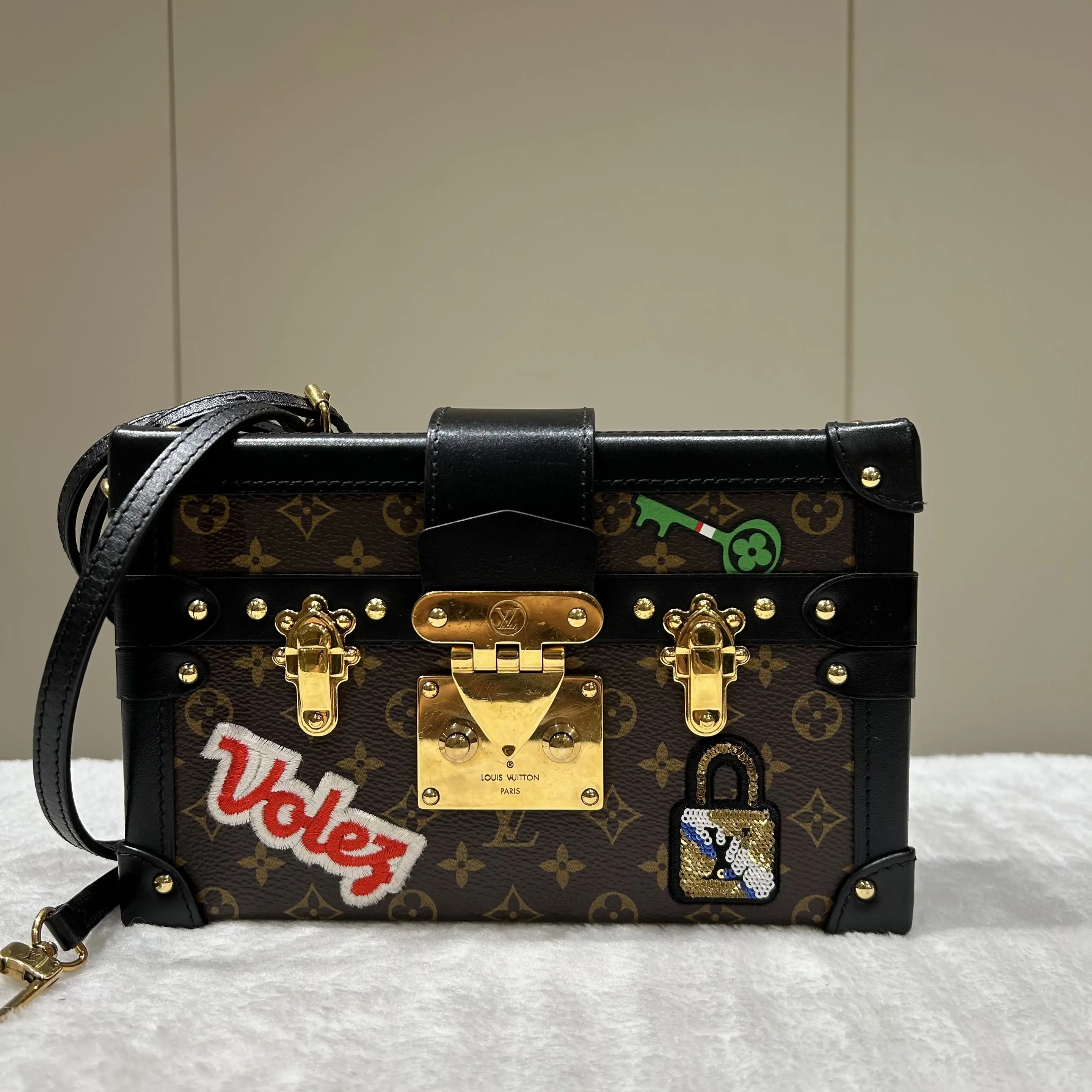 Pre-owned Louis Vuitton Leather Crossbody Bags Petite Malle crossbody bag 14964974