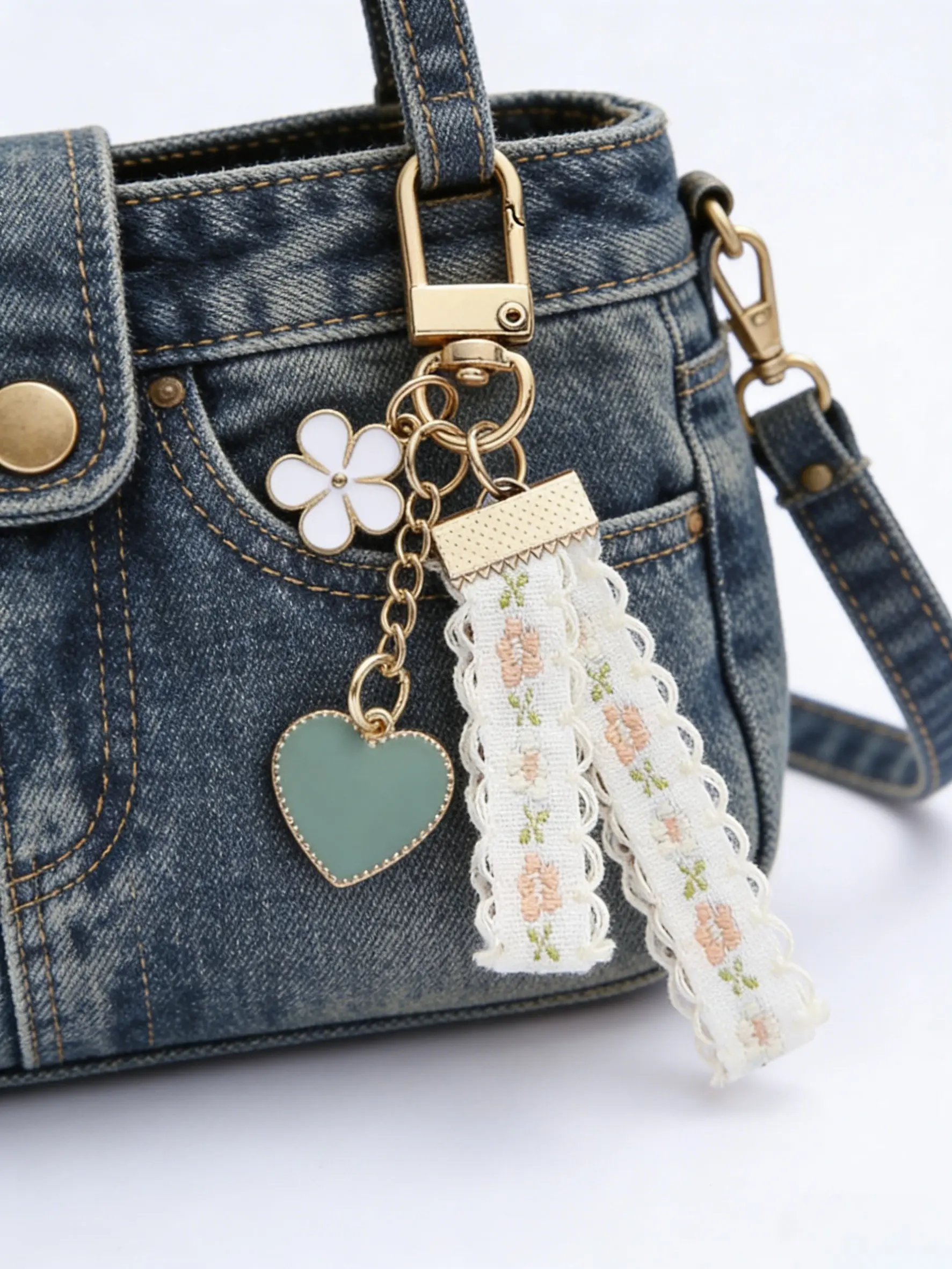 Style Daisy Keychain for Bags Pendant, Cute Floral Garden Creative Keyring Decoration, Lace Earbud Stand, Valentine's Day Gift for Her