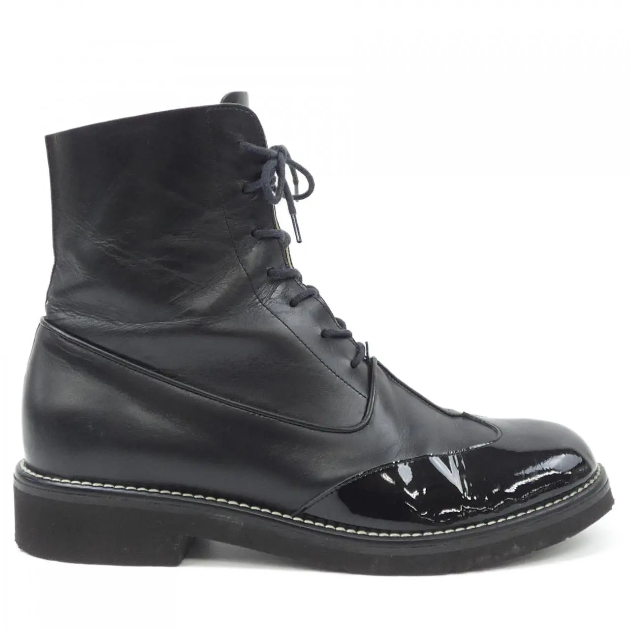 Pre-owned CHANEL Calfskin Small Leather Goods G31454 Boots