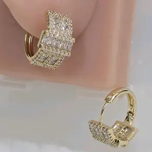 # 0113 Arracadas hermosas adiamantadas oro laminado 14k Alta calidad