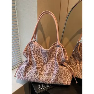 Fashionable Large Capacity Leopard Print Shoulder Bag, Elegant Commuter Bag, Simple Design for Outdoor Shopping, Versatile and Stylish Handbag