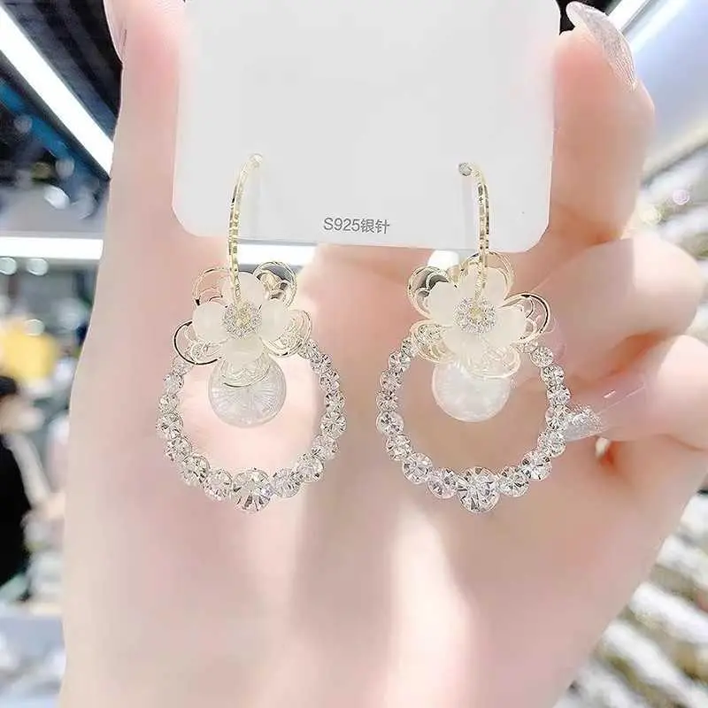 Sophisticated Rhinestone Hoop Earrings Korean Elegant Fashion Flower Circle Drop Earrings Designer Style Influencer Ear Jewelry Studs HNAL92
