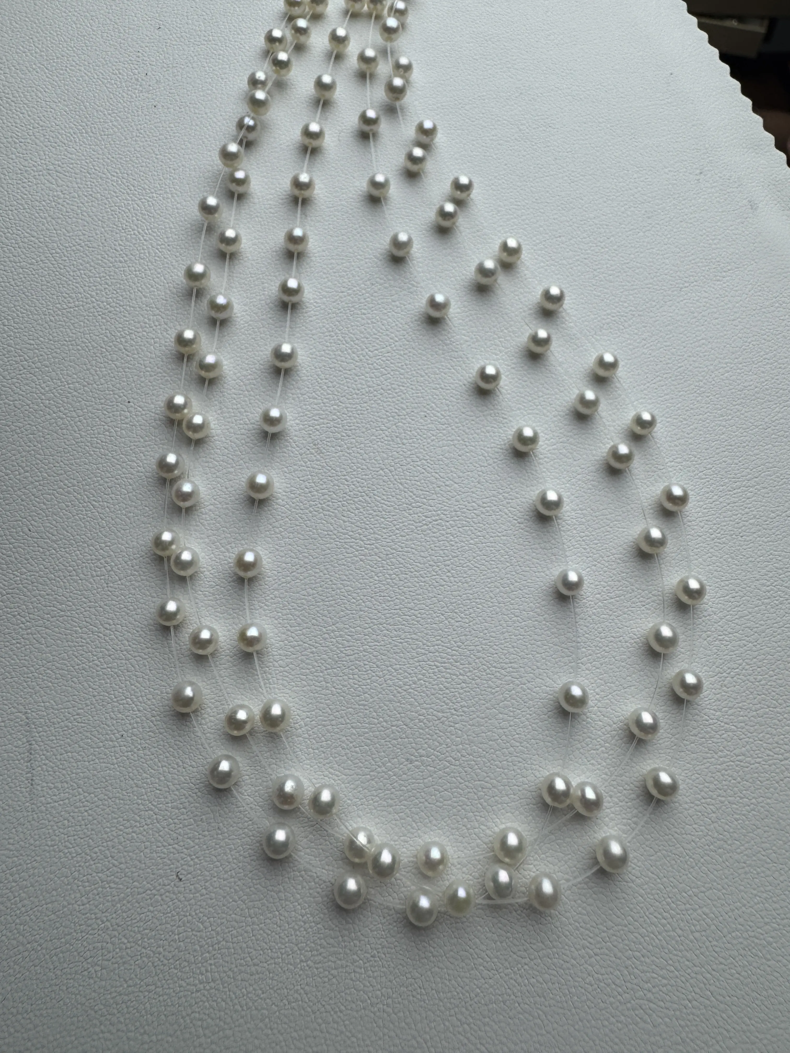 dx0005 Women's Dainty Multi-Layered Freshwater Pearl Invisible Line Necklace, Elegant Daily Wear Jewelry Accessory