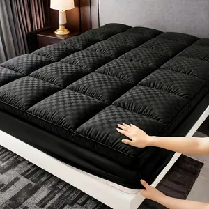 Deep Pocket Fitted Mattress Cover Non-slip Design Machine Washable Comfortable Breathable Spill-proof Stain-resistant