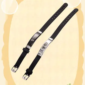 QUEEN KING Crown Pattern Bracelet,Couple Bracelet Set,Crown Couple Bracelet，  Personalized Couple Bracelet, Adjustable Silicone Bracelet, Durable And Minimalist Style, Can Be Worn In Daily Life, Also Used As A Gift For Your Valentine's Day And Anniversary