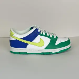 Nike Dunk Low GS Stadium Green Royal Sneaker FN6973-100