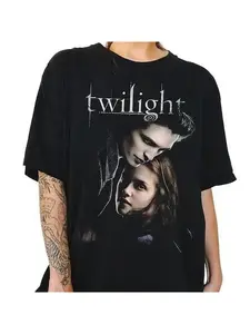Retro Twilight Saga Short Sleeve Printed T-shirt 2025 Summer Men's and Women's Round Neck Retro Loose Fashion Comfortable Summer Hip Hop Short Sleeve T-shirt