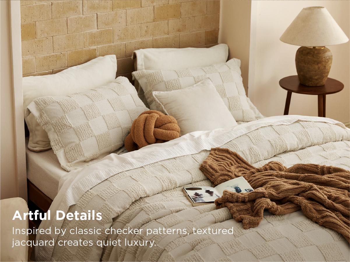 【Mother's day Deal】Bedsure Checkered Farmhouse Shabby Chic Comforter Set ,Boho Tufted Bed Set, King Size Bedding, 3 Pieces, 1 Plaid Geometric Comforter and 2 Pillow Shams,Jacquard Design Soft Breathable Lightweight All-Season Filling OEKO-TEX Certified