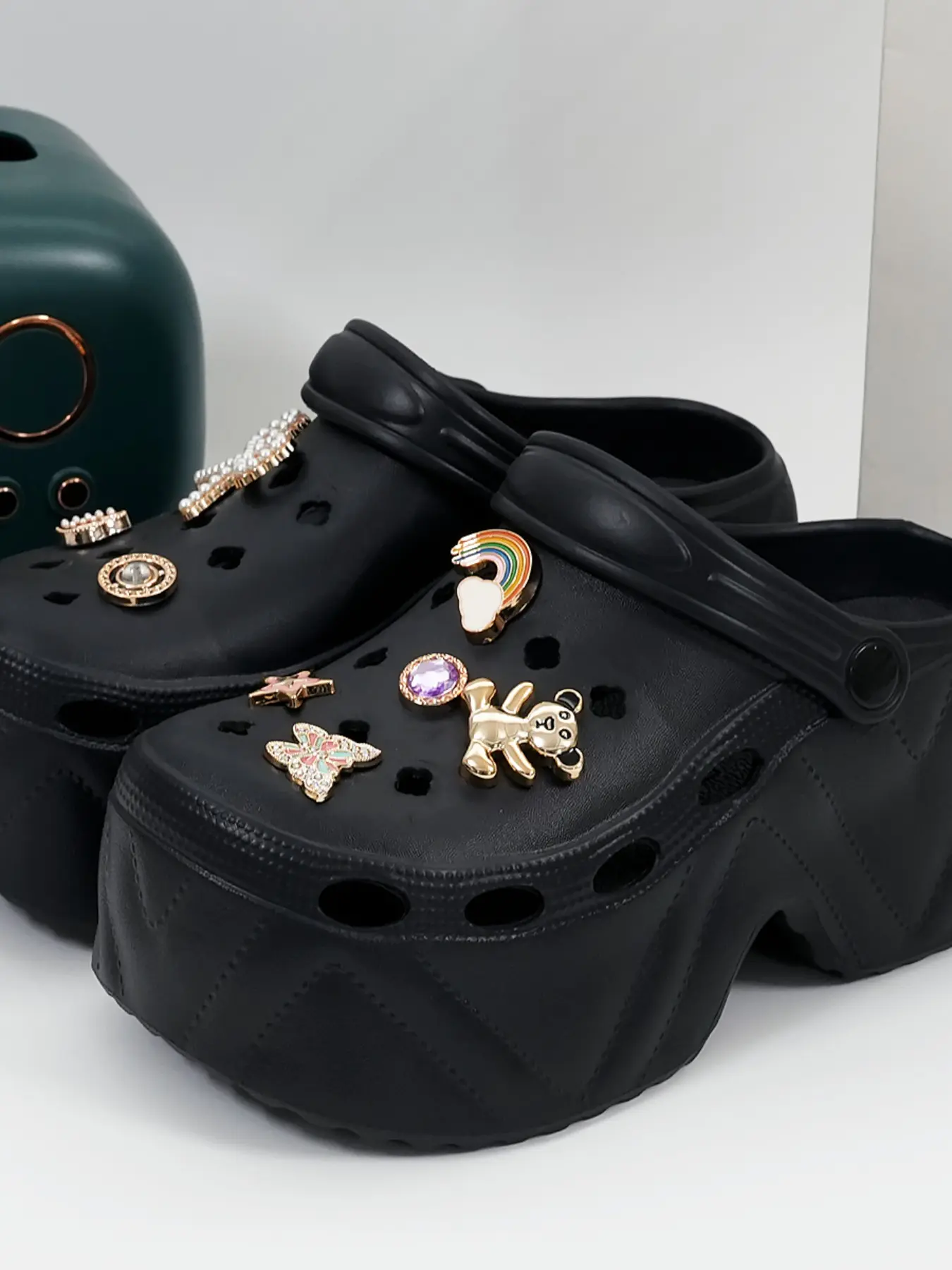 2026 New Fashion Bow Rainbow Gold Bear Heel Women's Holey Shoes Foot Clogs 8809, Eva Upper and Sole, Rhinestone Design, Casual Clogs