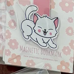 White Cat Magnetic Bookmark | Cat Bookmark | Cute Bookmark | Gifts for Cat Lovers