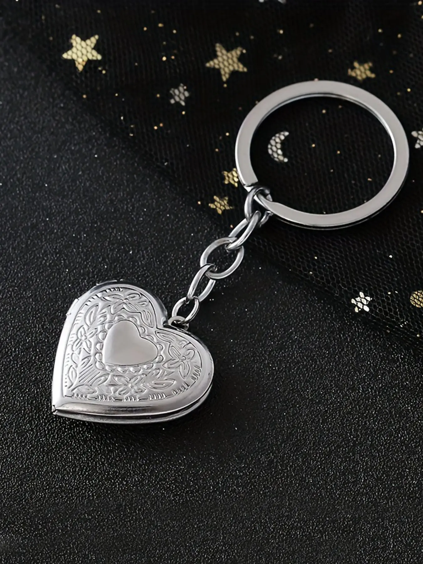 1/20pcs Photo Frame Heart Locket Keychains Stainless Steel Keychain Heart Design Keychain Y2k Handmade Heart-Shaped Small Box Fairy Tale Keyring Perfect Gift for Her