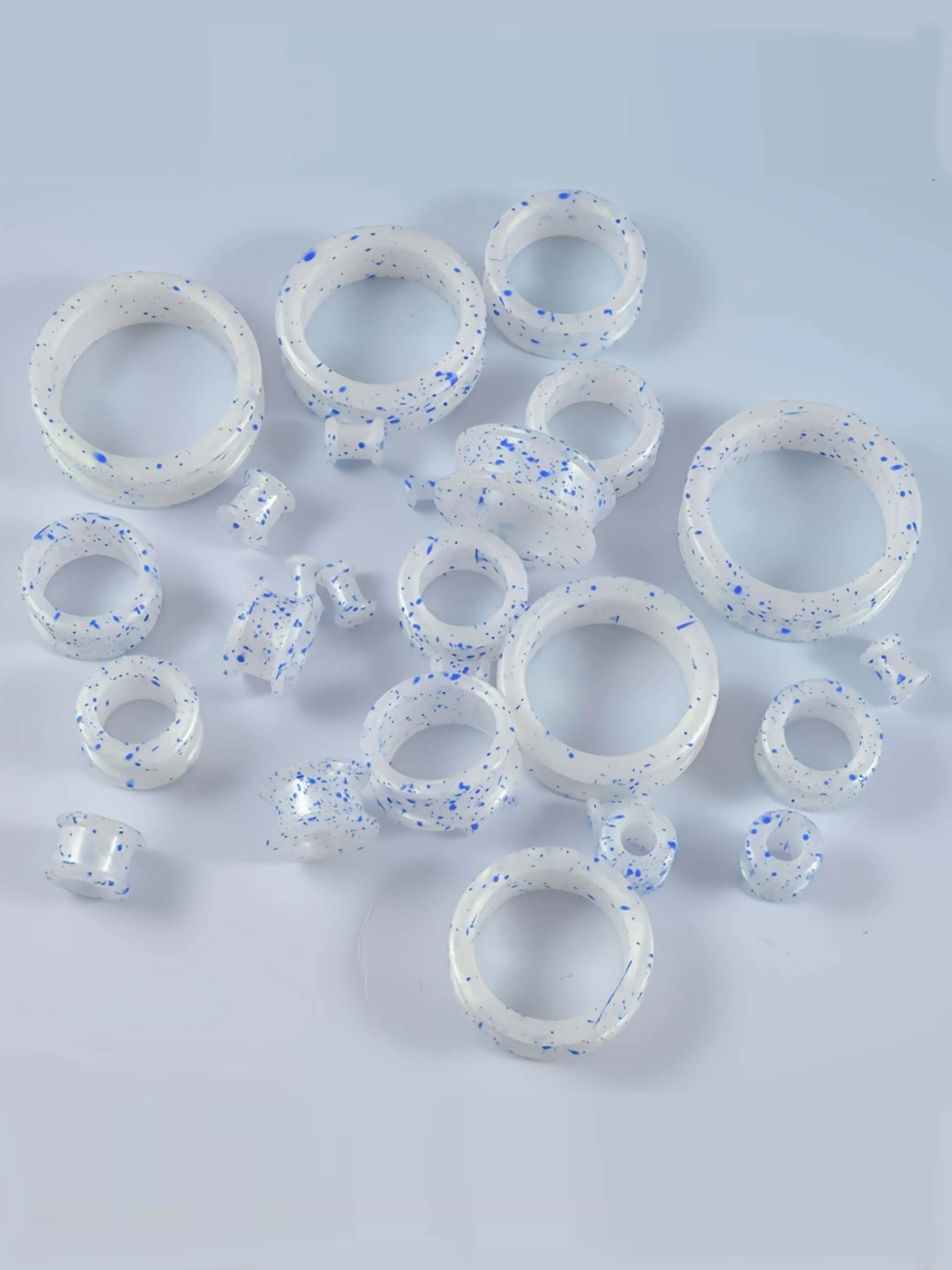 2Pcs Flexible Silicone Blue Spray Paint Pearl Powder Skin Ear Tunnels Plugs Ear Gauges Ear Hollow Piercing Expander Earring Body Jewelry Earrings Jewelry Ear Accessories