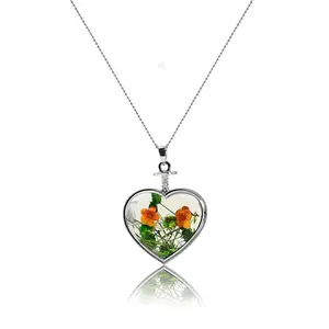 Heart Pendant Flowers Love Crystal Multi-Plant Dried Flower Necklace Elegant Design Natural Elements Birthday Holiday Gift Jewelry