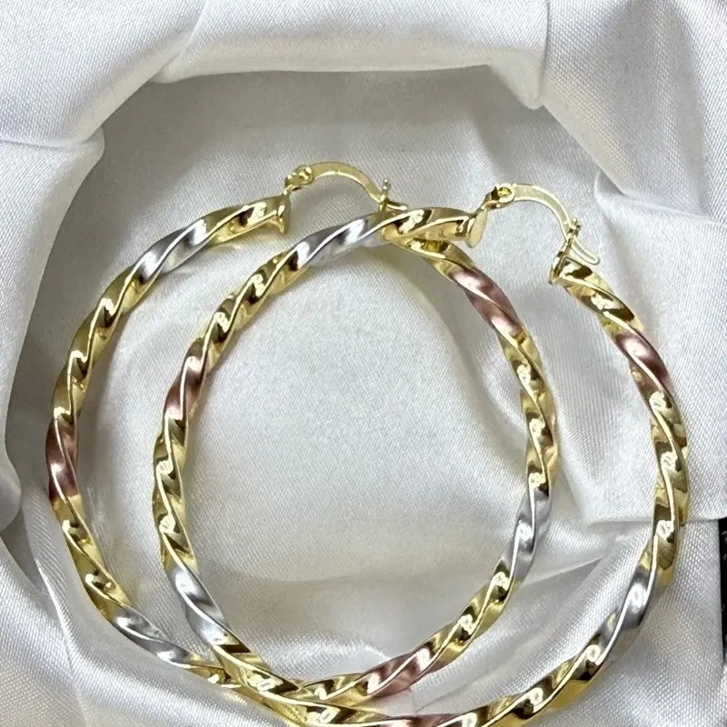 Arracadas tricolor 2.5” aproximadamente de Oro laminado