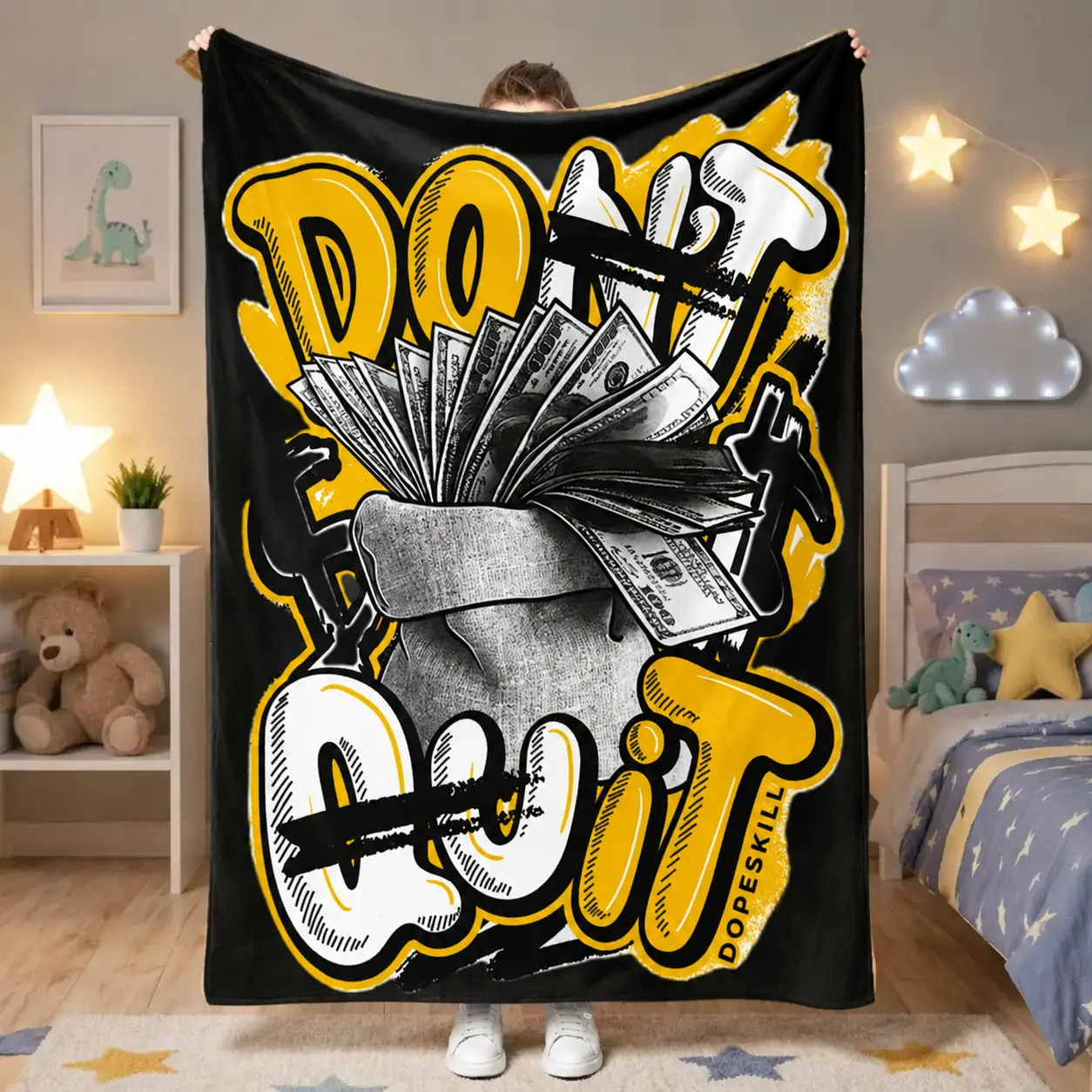 Graffiti dollar cash bag flannel blanket, street art dollar design blanket, black/yellow trendy soft fleece blanket, suitable for decorating sofas, bedrooms, dorm rooms, and game rooms, Hip Hop-inspired design, ideal as a gift for teenage boys and girls,