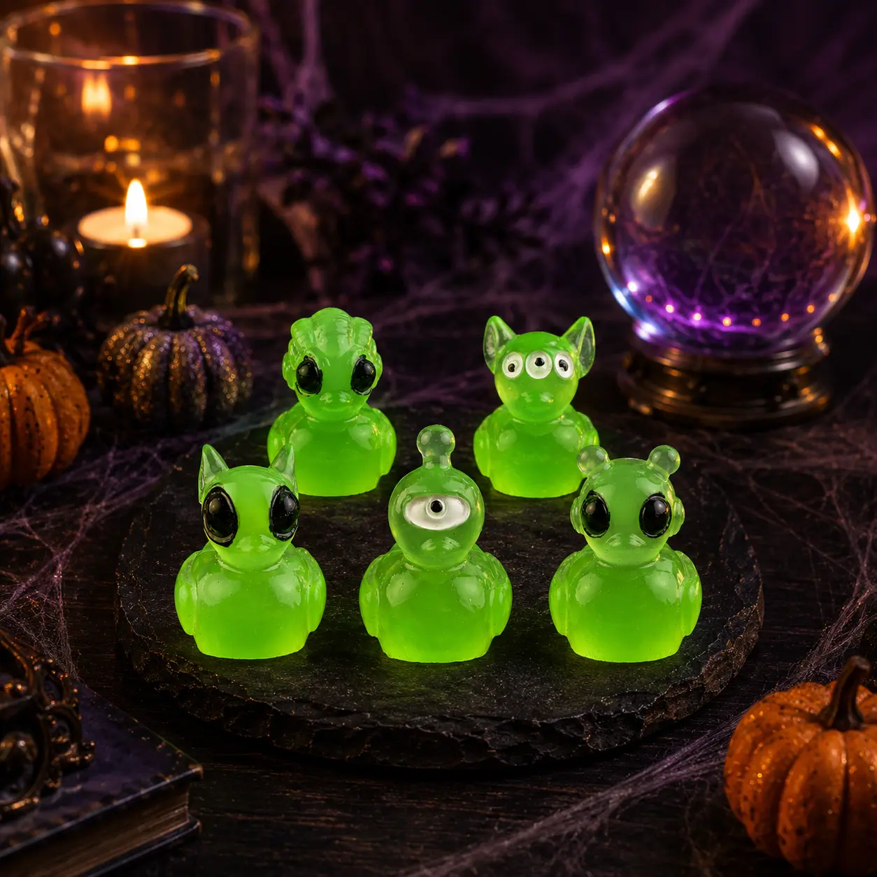 Mini Alien Resin Ducks, Fun Space-Theme Festive Decorations, Quirky Desk Ornaments, Halloween Christmas Decor, Sci-Fi Fan Gifts #GLOBAL PICKS - MM2