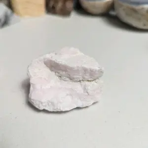 UV Reactive Mangano Calcite