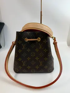 Pre-owned Louis Vuitton canvas Crossbody Bags noe BB bucket