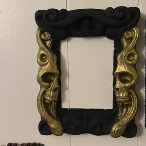 Gilded Serpent Skull Baroque Frame - Black and Gold Design with Intricate Details