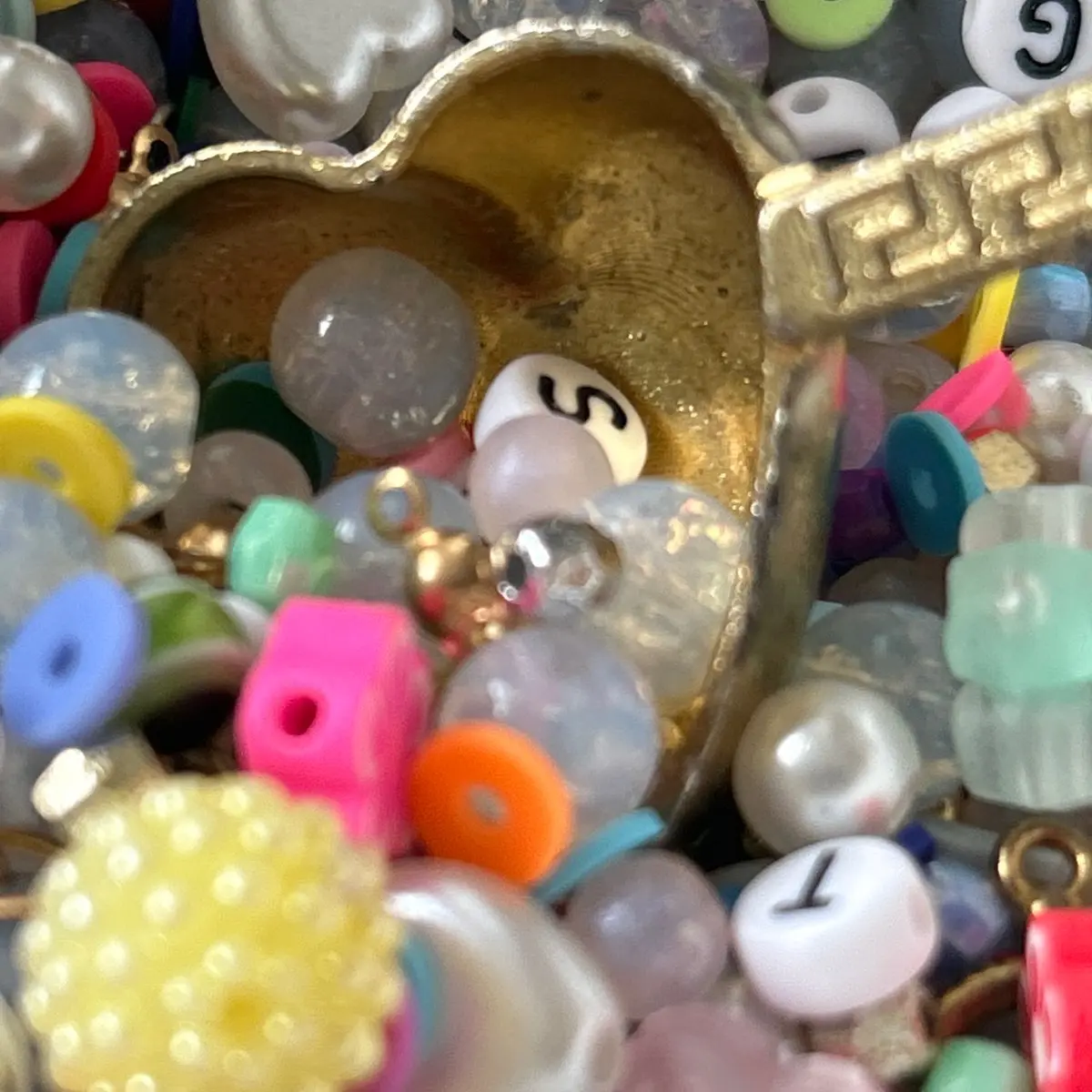 Bead confetti Daily