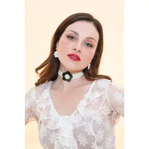 Daisy Velvet Choker - Cream/Black