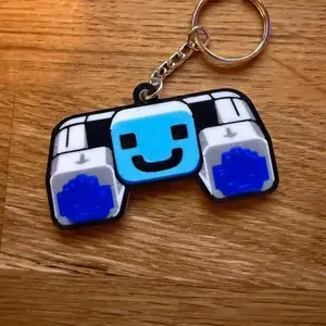 Glow in the Dark Med Drone Keychain – Cute Robot Gamer Gift – Gaming Bag Charm – Video Game Accessory