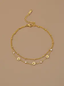 French Light Luxury Daisy Flower Series Titanium Steel Bracelet for Women – New Fashionable & Versatile High-End Hand Jewelry, Perfect Gift for Girlfriend, Mom on Mother’s Day or Valentine's Day