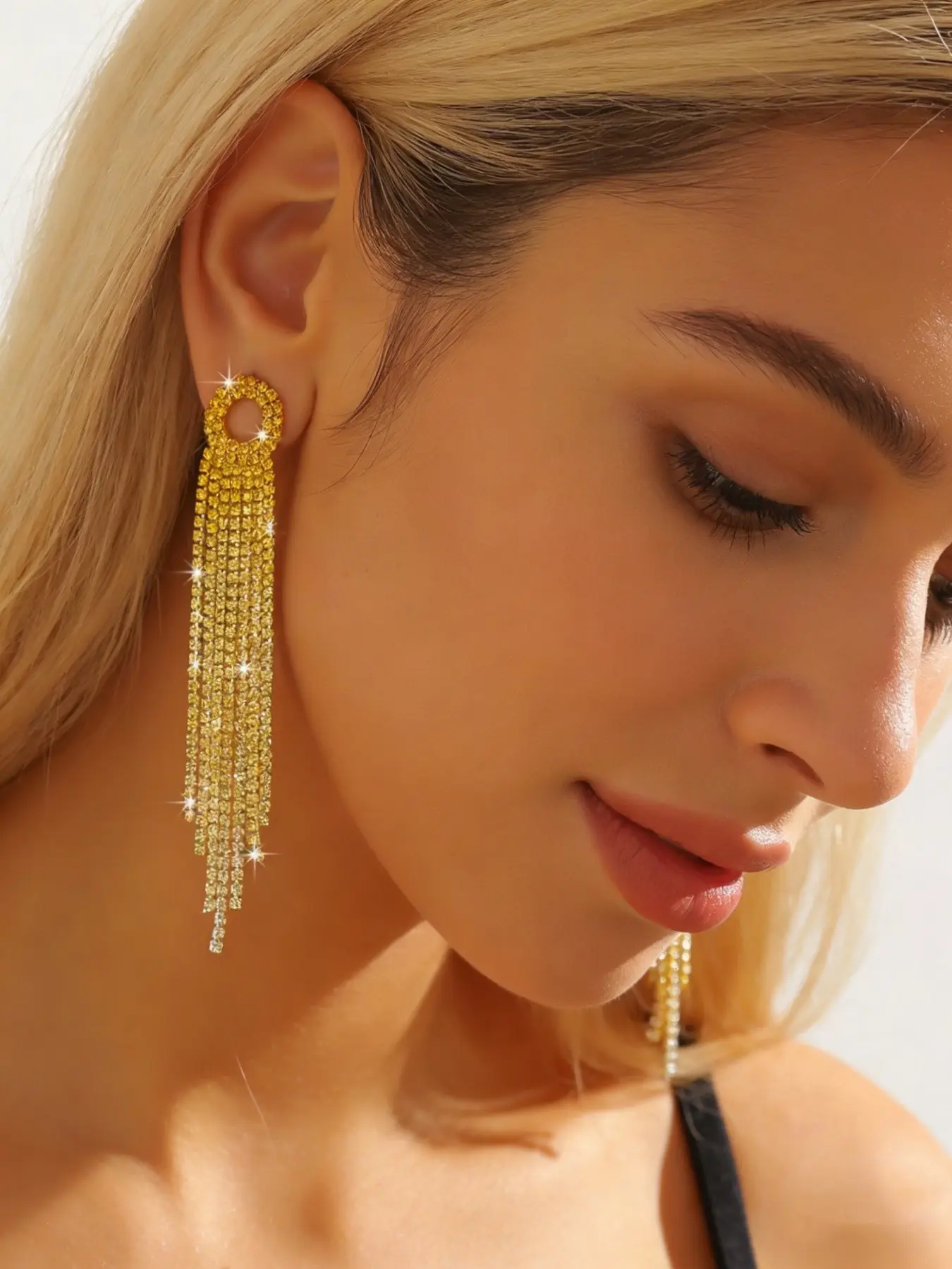 1 pair of light luxury gold toned imitation crystal tassel earrings, sparkling rhinestone tassel personalized earrings, Dangle Earrings, suitable for weddings and parties, Earrings Dangling