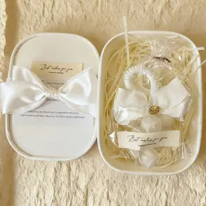 Ins-style cream white oval biodegradable pulp gift box, suitable for natural handmade soap and scented candle packaging. Ideal gift box for birthday presents, wedding parties and bridesmaid wedding favors.