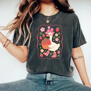 Strawberry Goose Shirt Cottagecore Tee, Retro Kitchen Goose T-Shirt, Coquette Aesthetic Tee, Spring Fruit Crewneck, Grandmacore Gift, Washed Vintage Oversized Top, Super Soft Pre-Shrunk