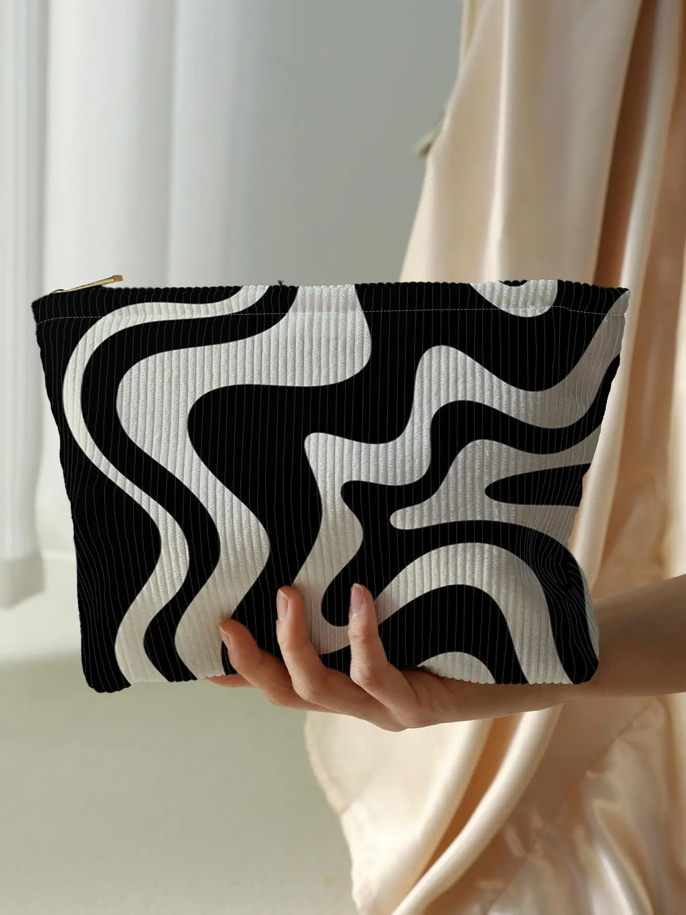 Zebra Stripe Pattern Corduroy Makeup Bag, Casual Lightweight Multi-functional Fashionable Travel Cosmetic Bag, Casual Trendy Versatile High-quality Ba