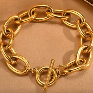 Chunky Luxe Toggle Bracelet in Gold Tone with Heavy Gauge Links and Secure Toggle Clasp for Everyday Wear