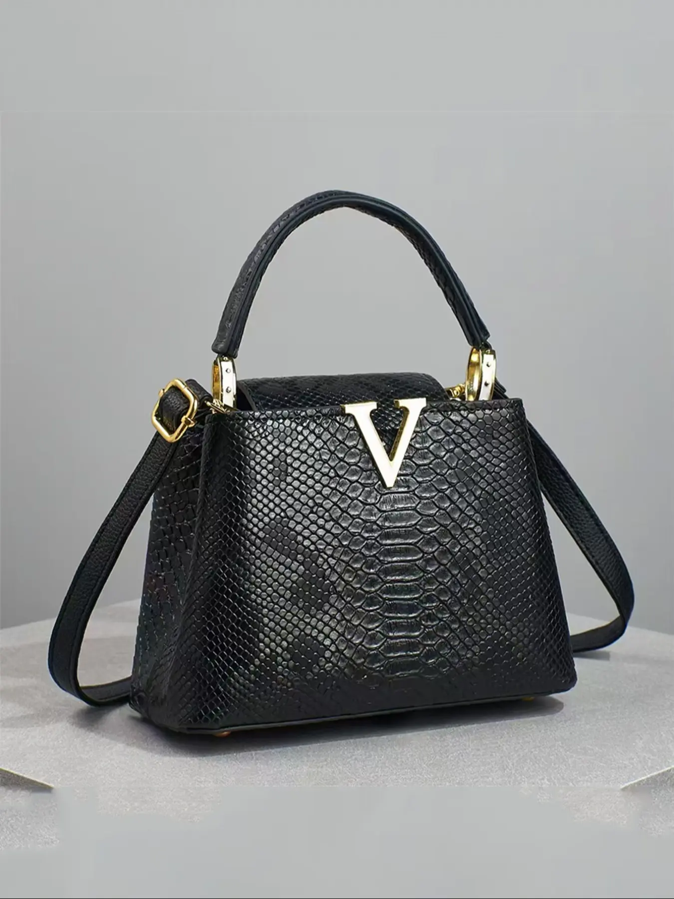 Fashion Vintage Velvet Handbag for Women, Trendy Shoulder Crossbody Purse Handbags, Diverse Design, Daily Use, All Seasons, Elegant Bags, Handbag Messenger Bag